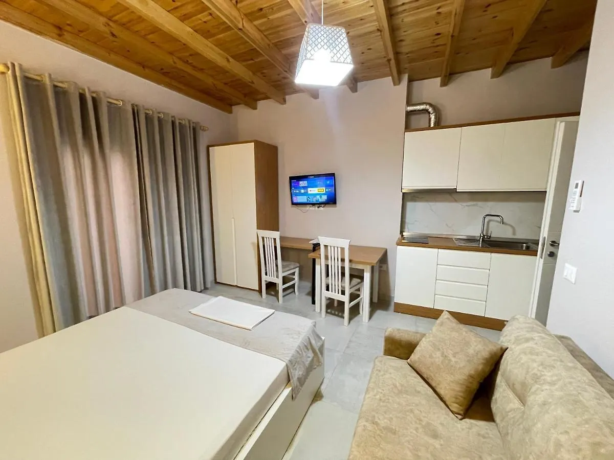 Maison Apartments Vlorë 0*,