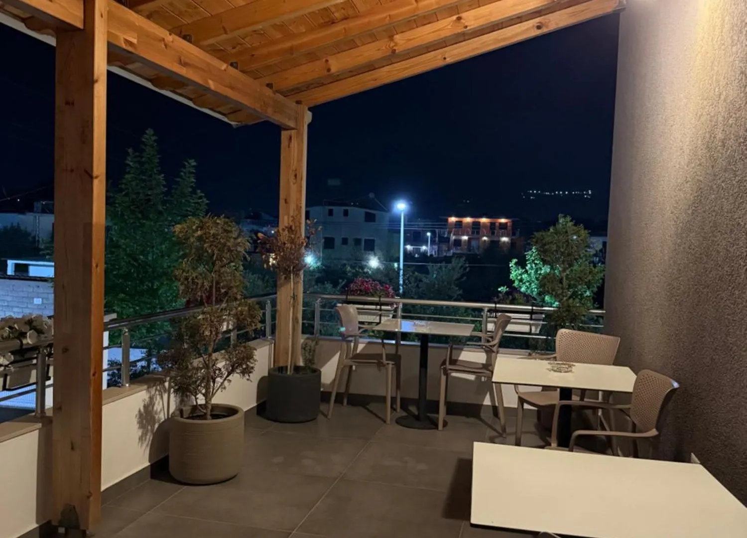 Maison Apartments Vlorë 0*,