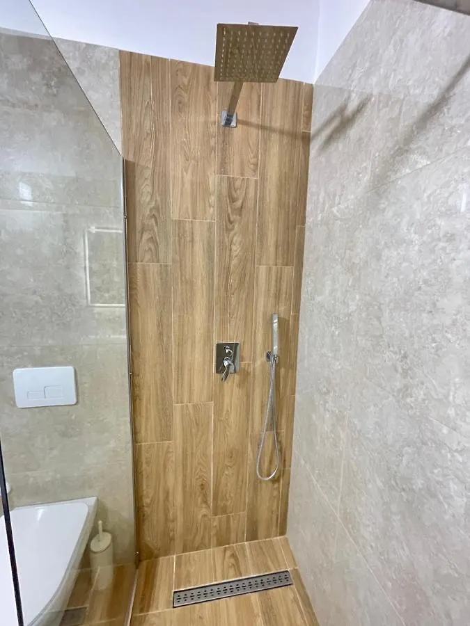 Гостевой дом Maison Apartments Влёра