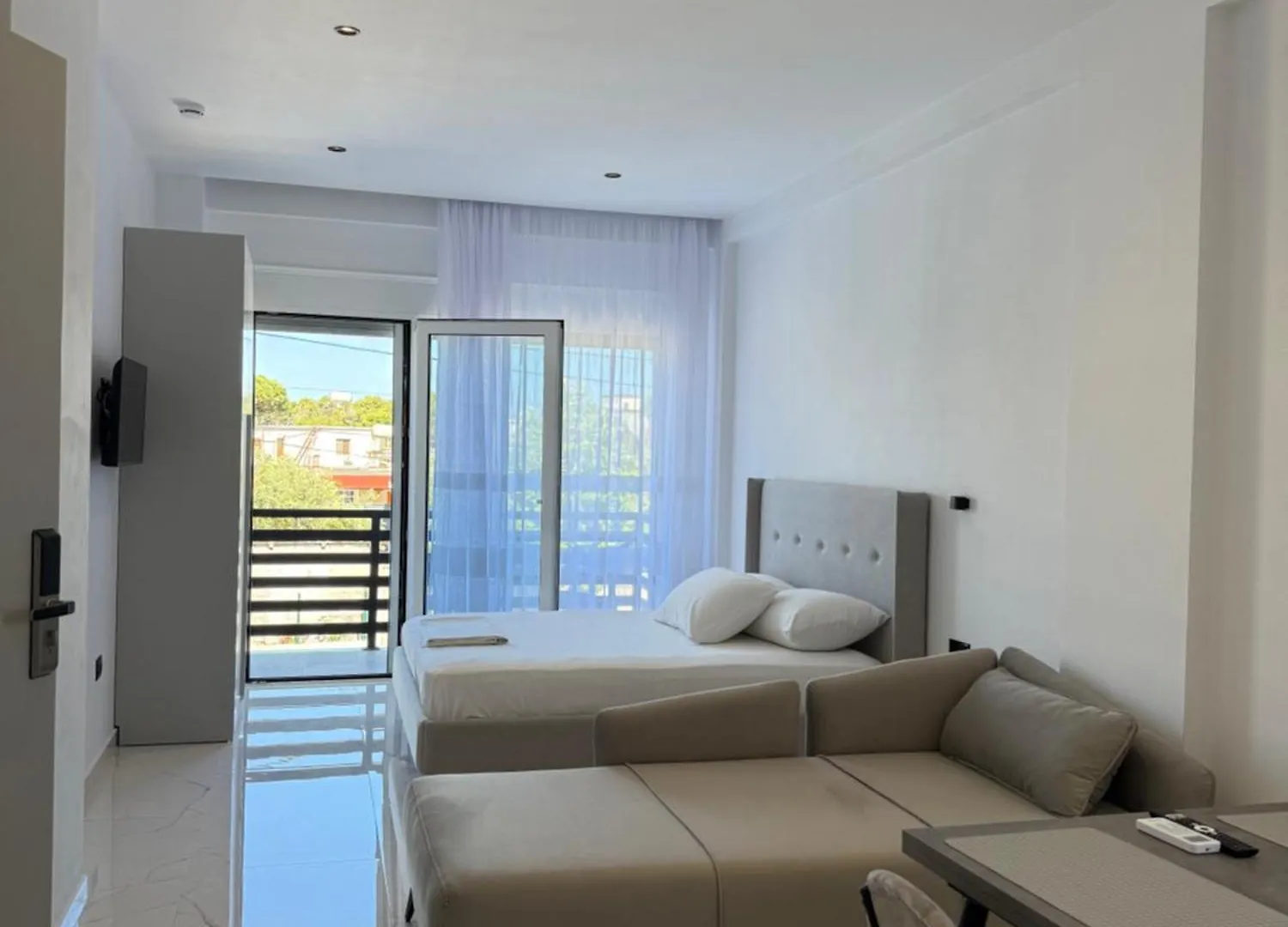 Гостевой дом Maison Apartments Влёра